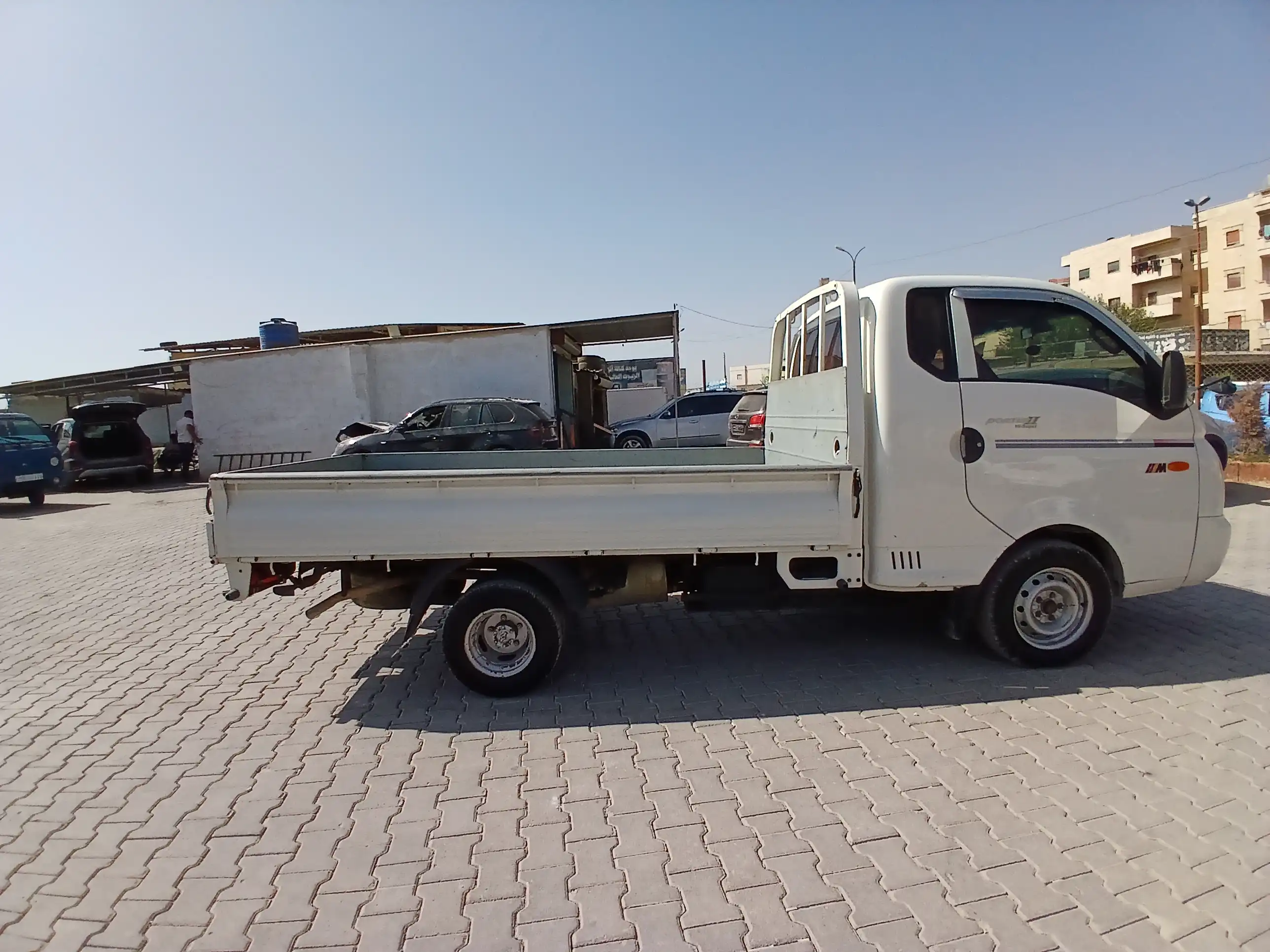 kilometrage car sale hyundai porter 2 crdi cargo truck used 2006 aleppo rn image