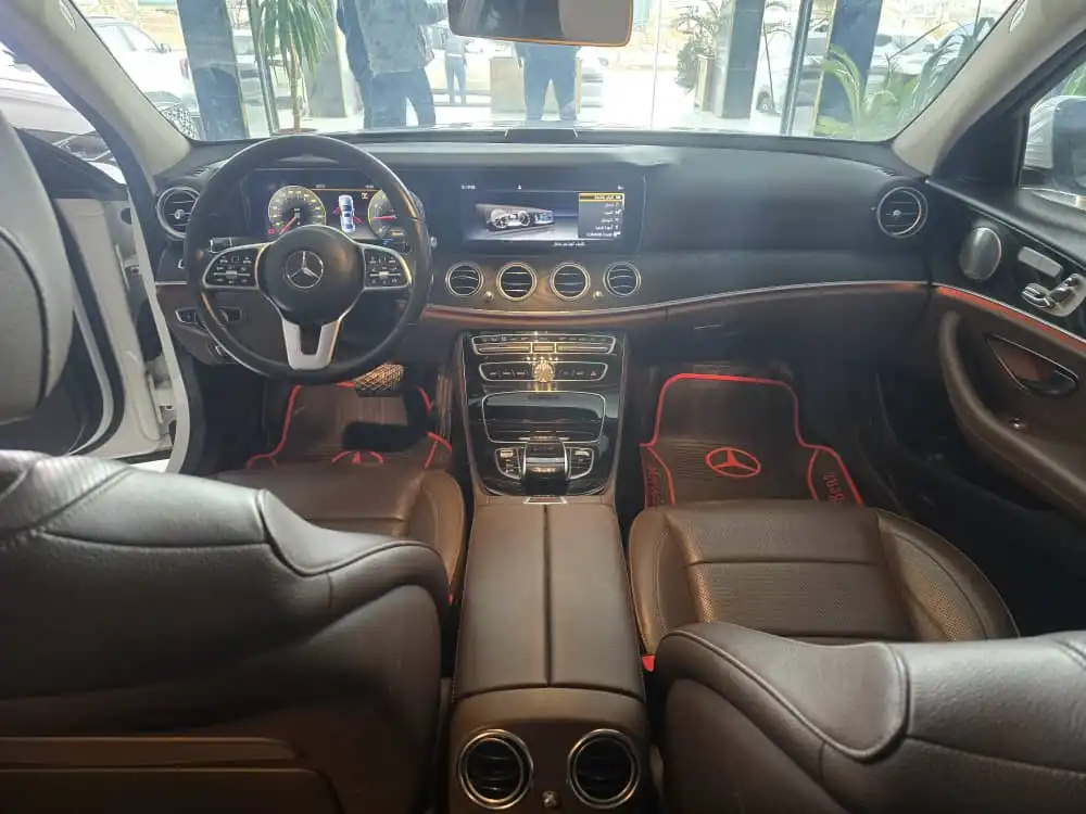 kilometrage car sale mercedes e class e 300 4 matic sedan used 2017 aleppo zo image