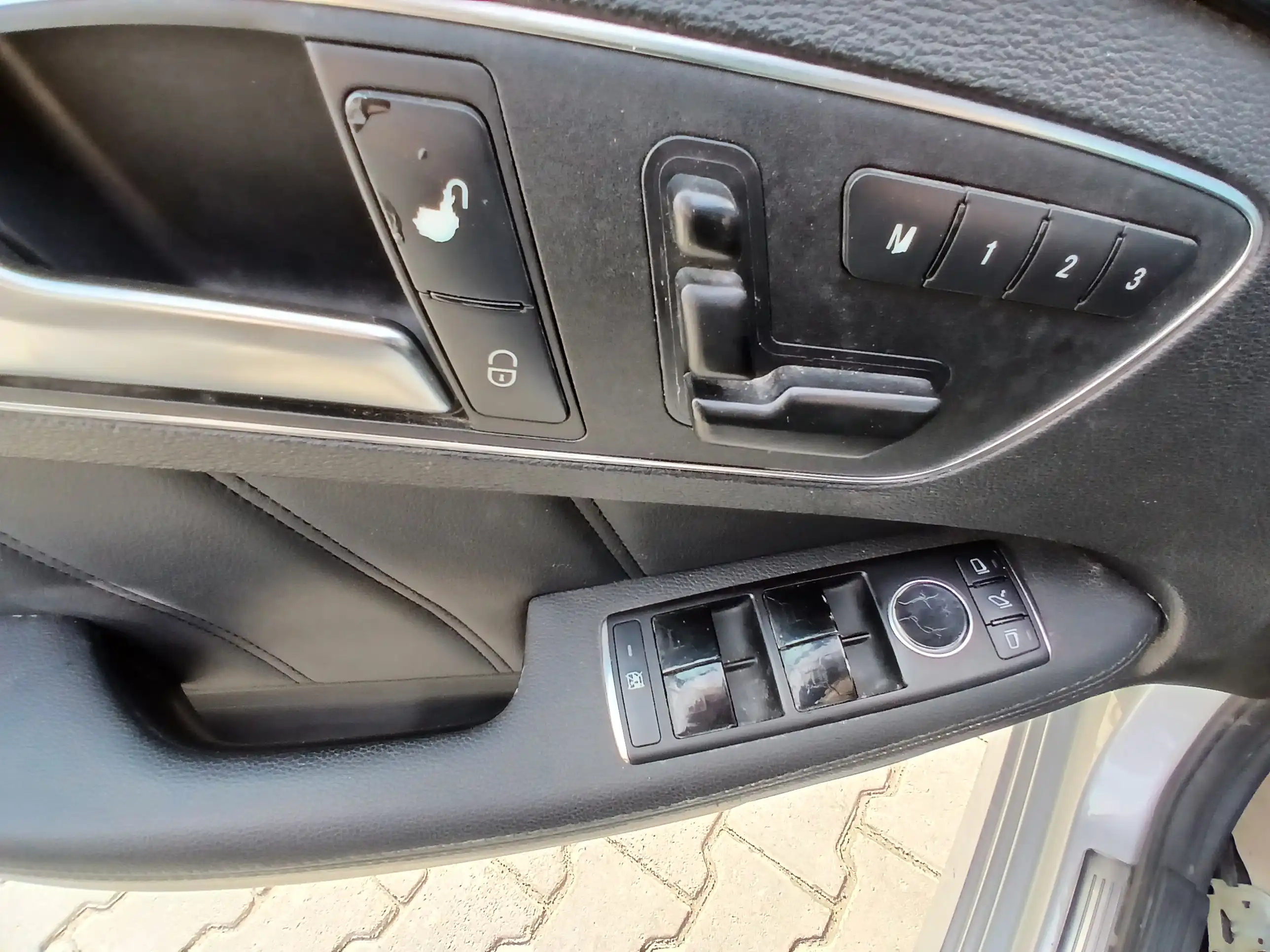 kilometrage car sale mercedes e class e 220 cdi sedan used 2012 aleppo sh image