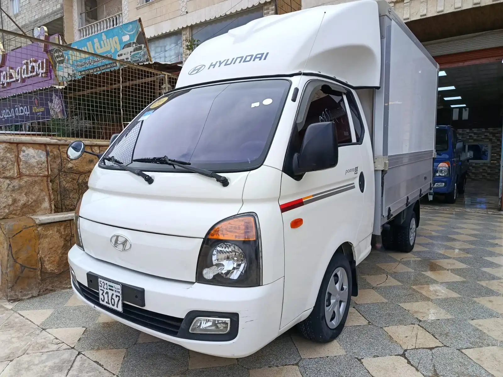 kilometrage car sale hyundai porter ii 2 crdi cargo truck used 2012 aleppo bc image
