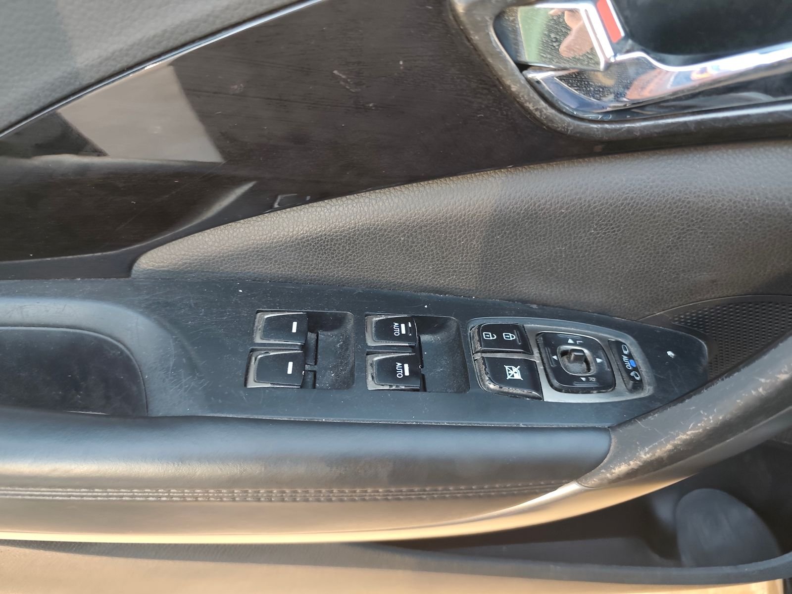 kilometrage car sale hyundai grandeur hg 240 sedan used 2011 aleppo li image