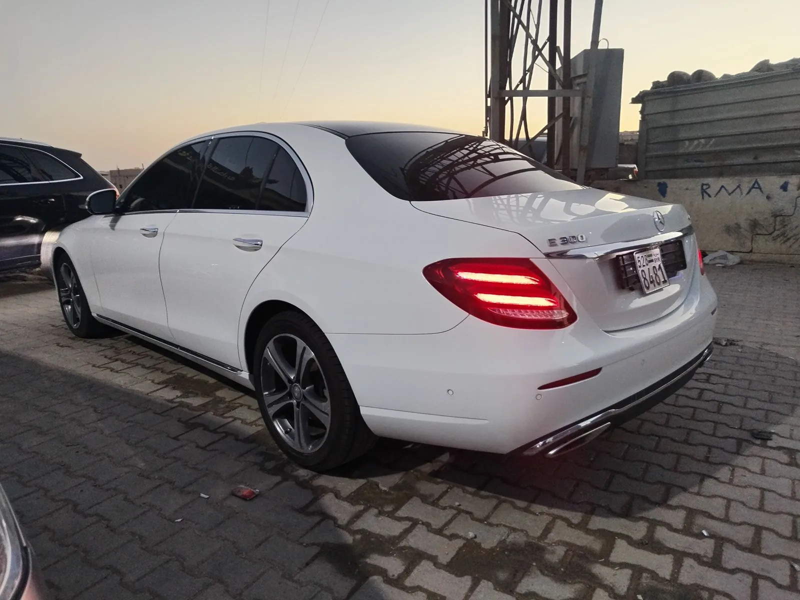 kilometrage car sale mercedes benz e class e 300 4 matic sedan used 2017 aleppo io image