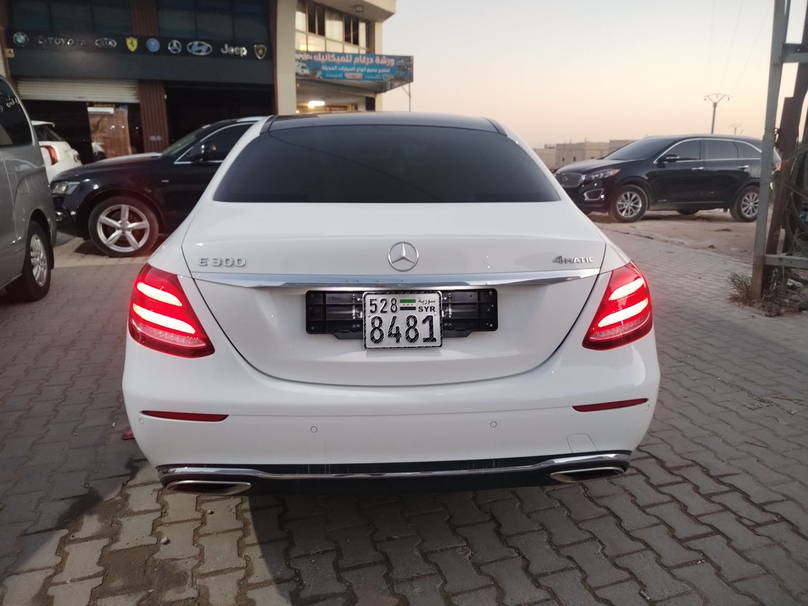 kilometrage car sale mercedes benz e class e 300 4 matic sedan used 2017 aleppo io image