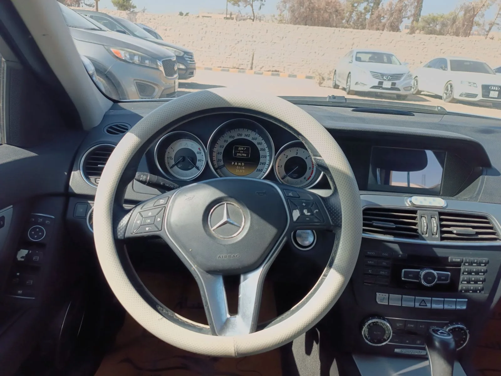 kilometrage car sale mercedes benz c class c 200 sedan used 2013 aleppo xj image