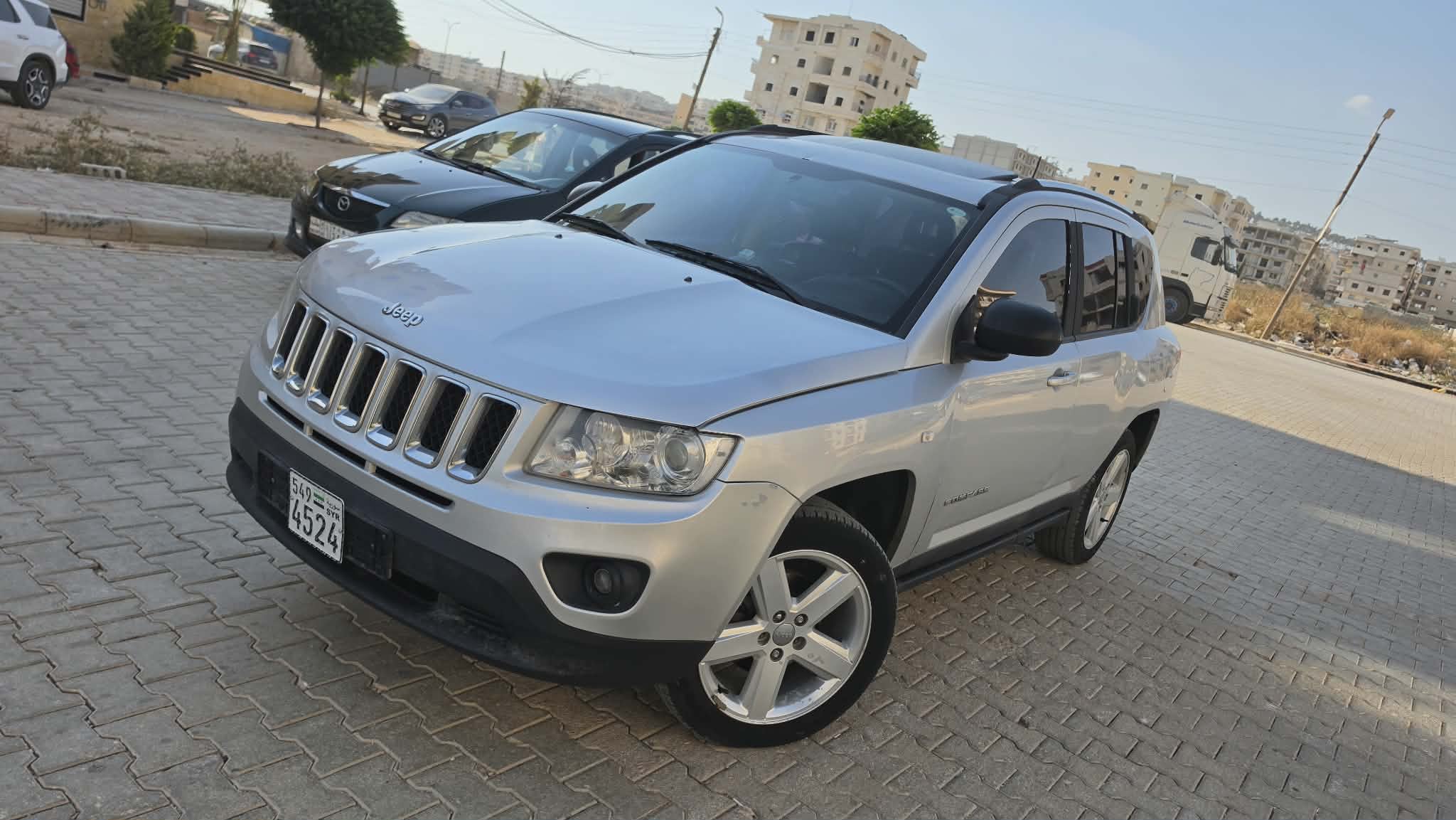 kilometrage car sale jeep grand cherokee standard suv 2011 aleppo mv image