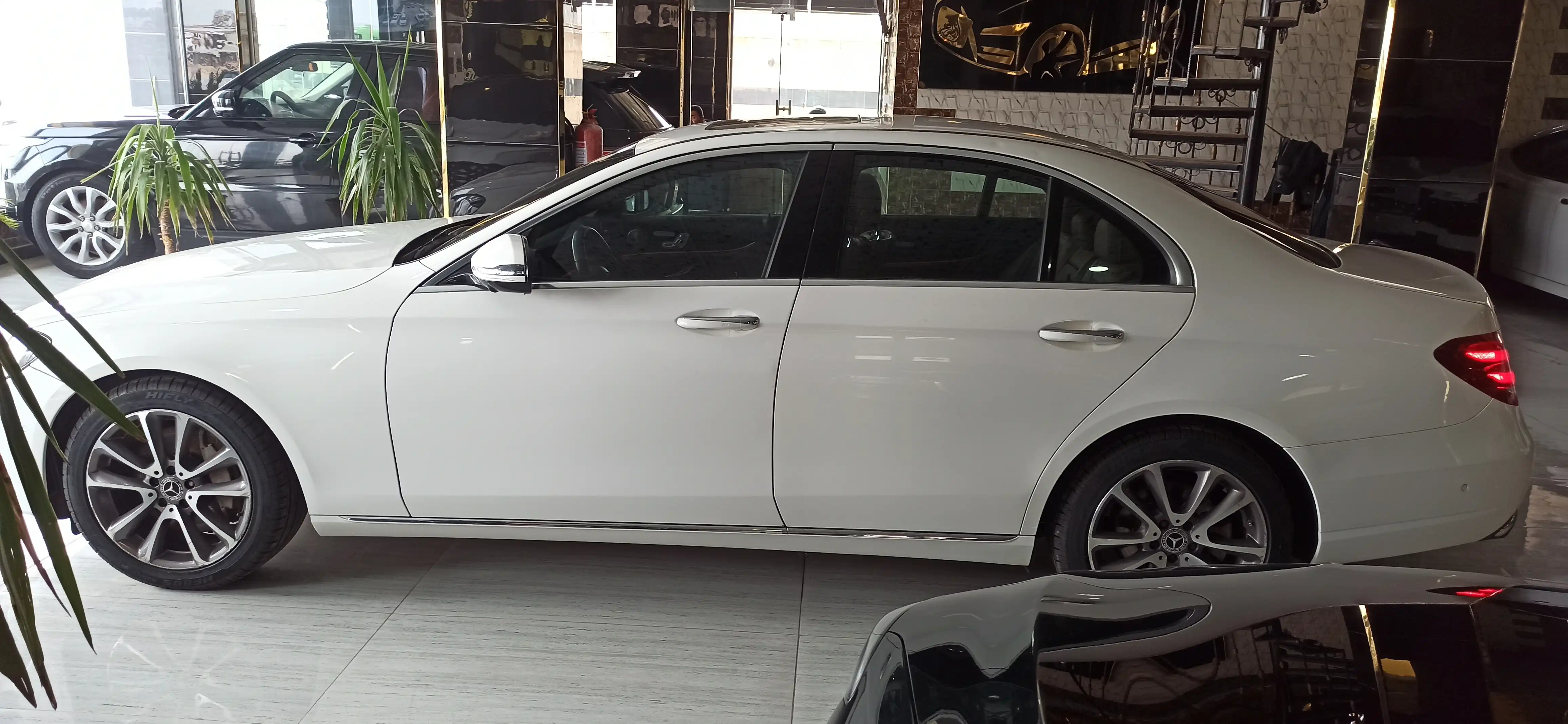 kilometrage car sale mercedes e class 300e 4matic sedan 2019 aleppo cs image