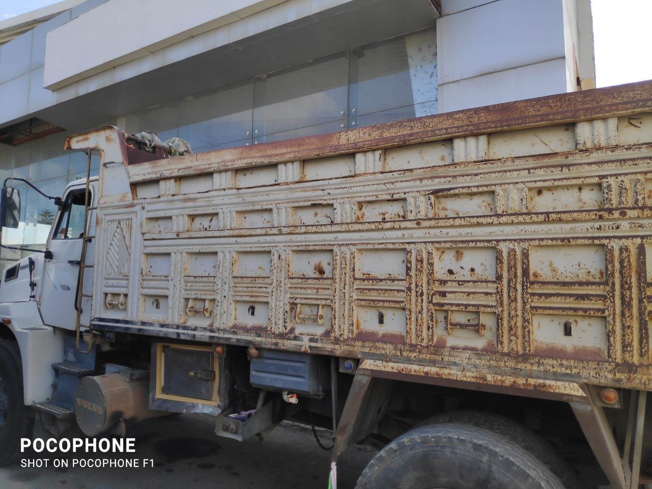 kilometrage truck volvo dump trucks used 1998 tartus ls image