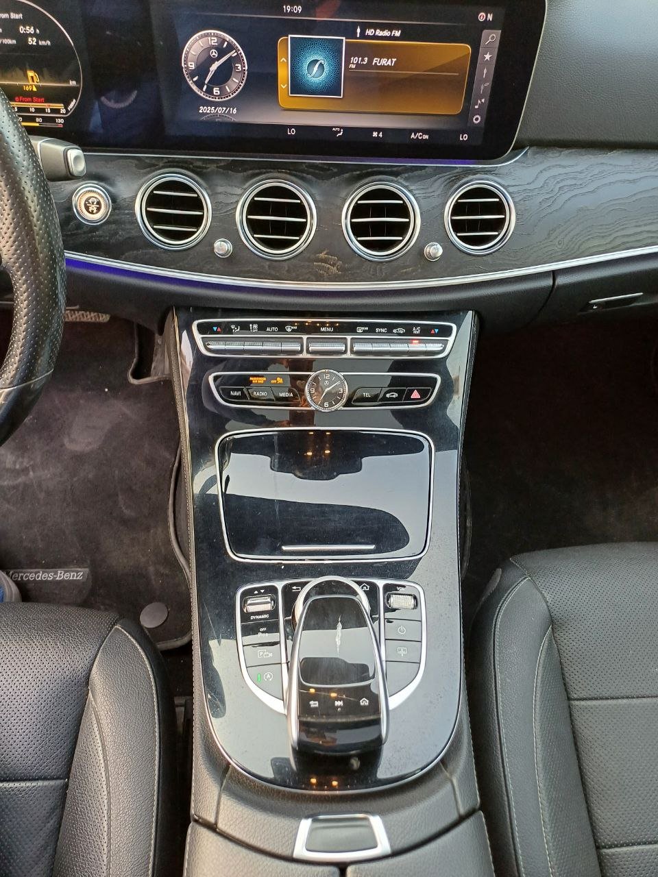 kilometrage car sale mercedes benz e class e 300 4 matic sedan used 2018 aleppo eo image