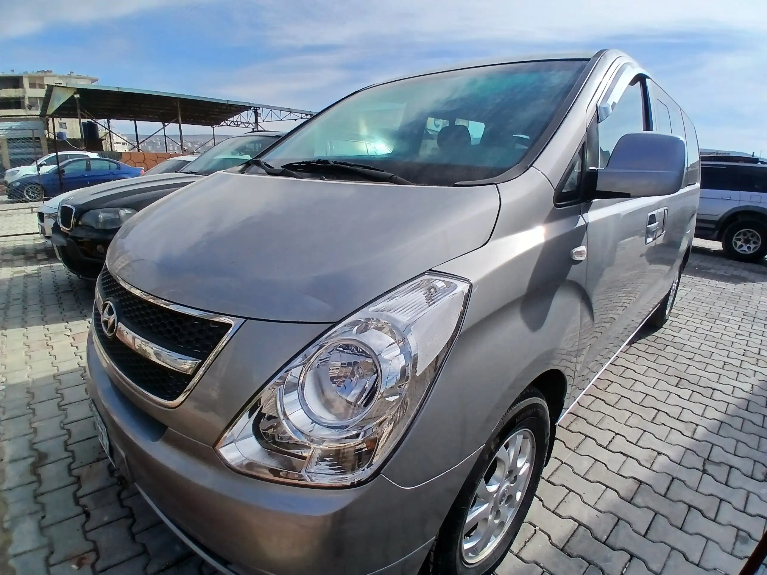 kilometrage car sale hyundai grand starex cvx van used 2012 aleppo yo card image
