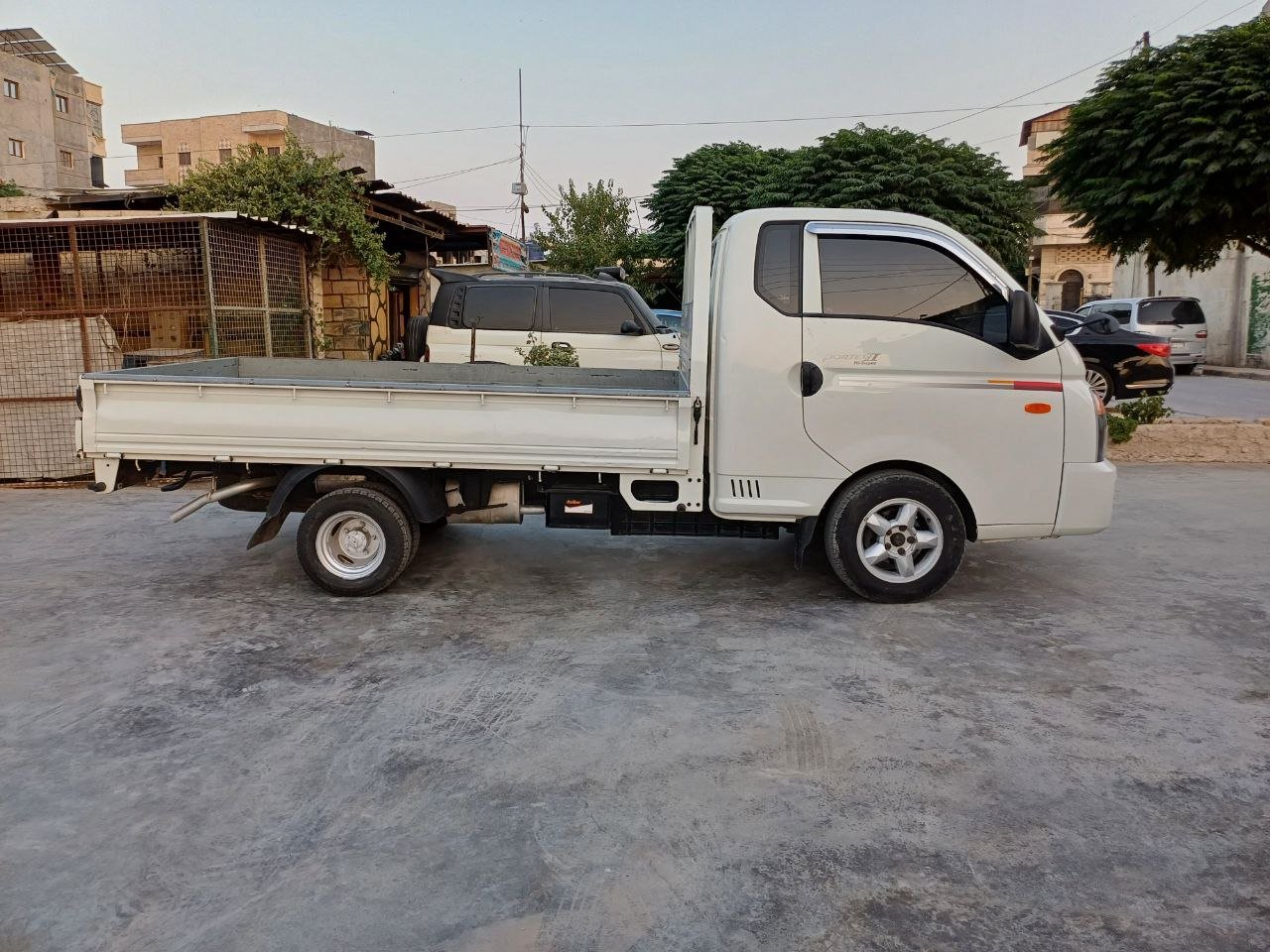 kilometrage car sale hyundai porter 2 crdi cargo truck used 2016 aleppo ey image