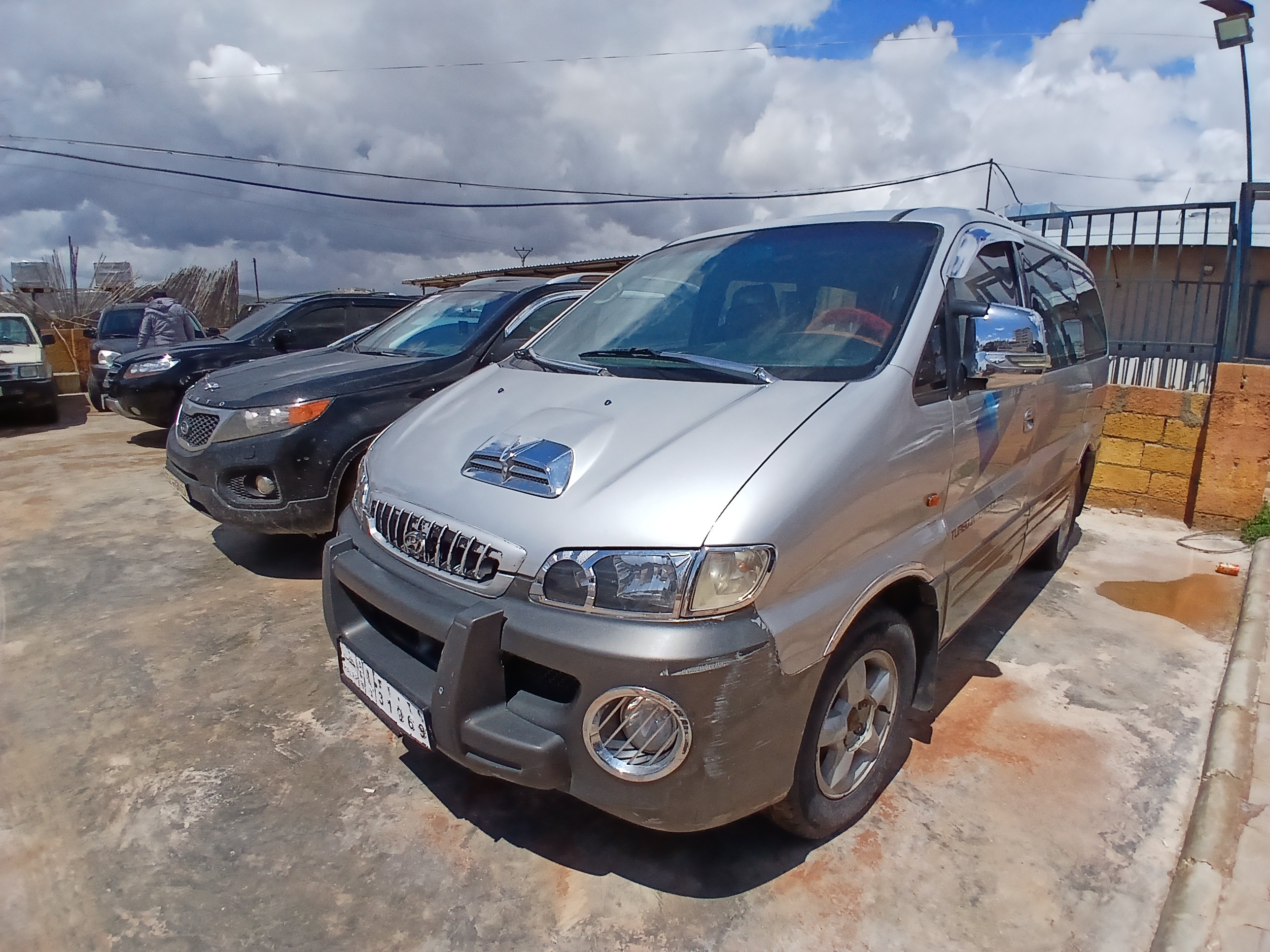 kilometrage car sale hyundai h 1 standard van used 2002 aleppo um image