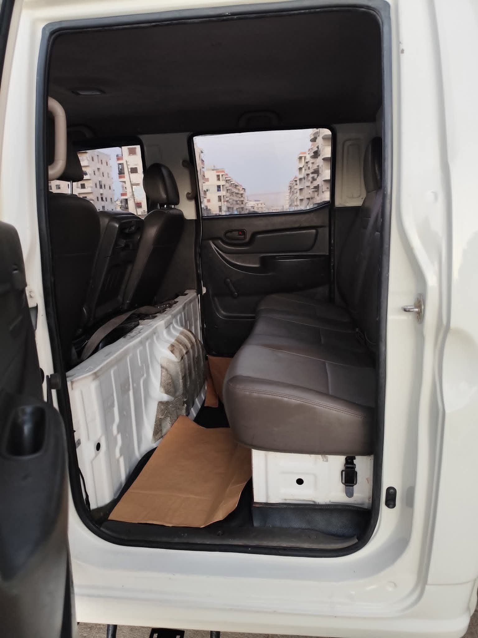 kilometrage car sale hyundai porter 2 crdi cargo truck used 2012 aleppo du image