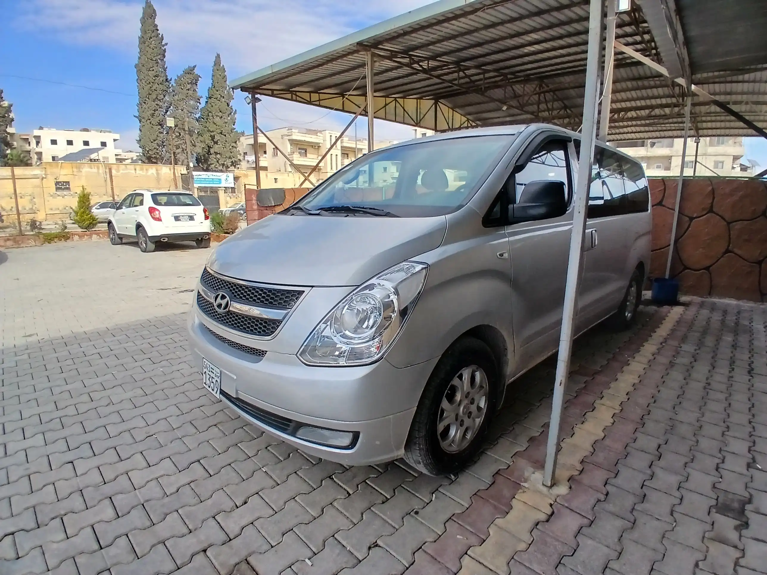 kilometrage car sale hyundai grand starex cvx van used 2010 aleppo hj card image