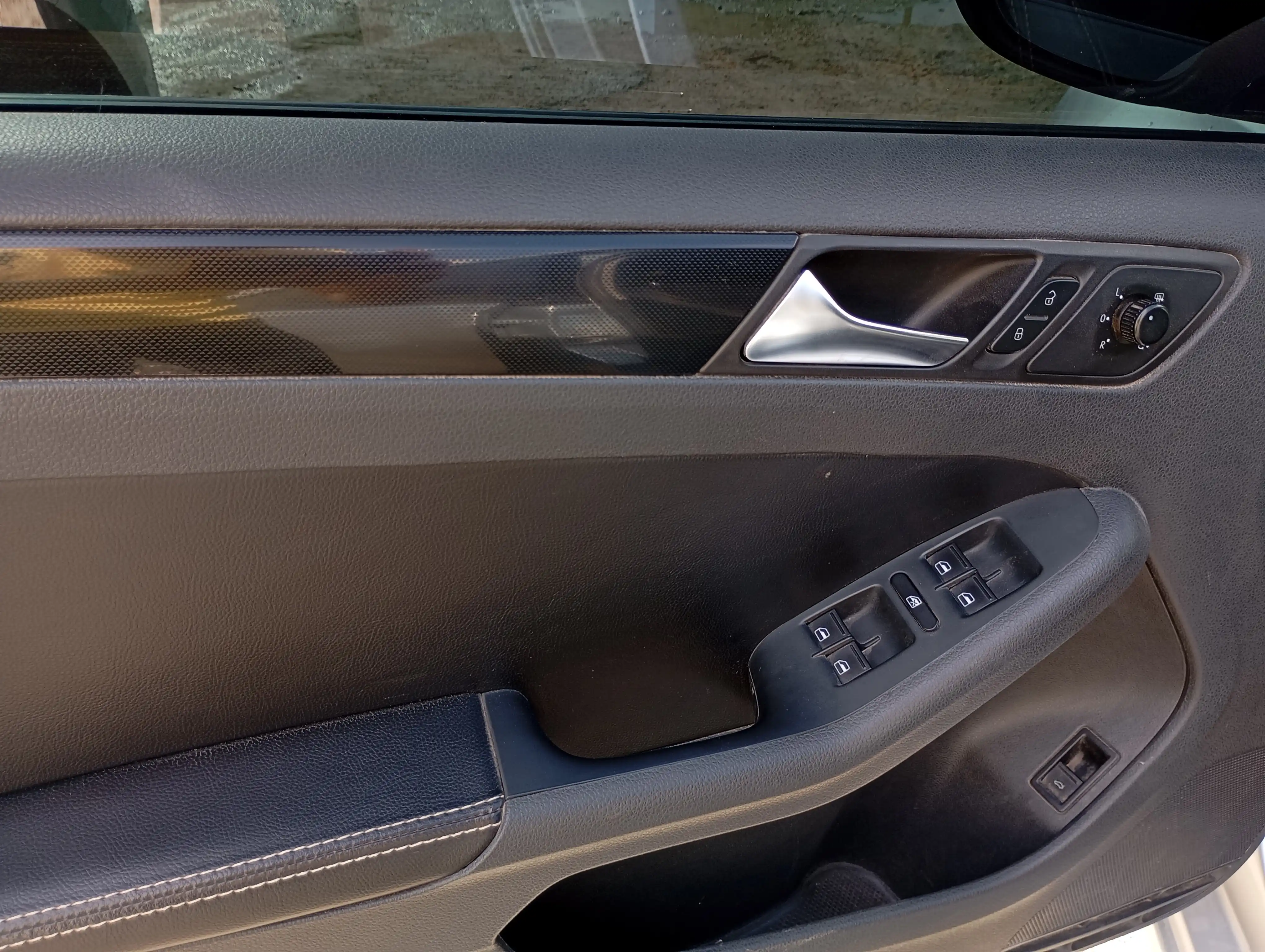 kilometrage car sale volkswagen sedan used 2011 aleppo oj image