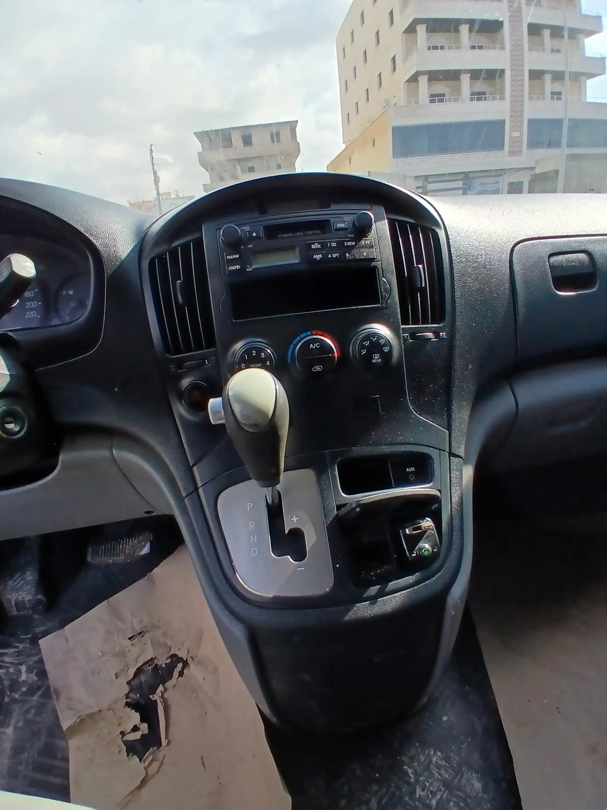 kilometrage car sale hyundai grand starex cvx van used 2011 aleppo gb image