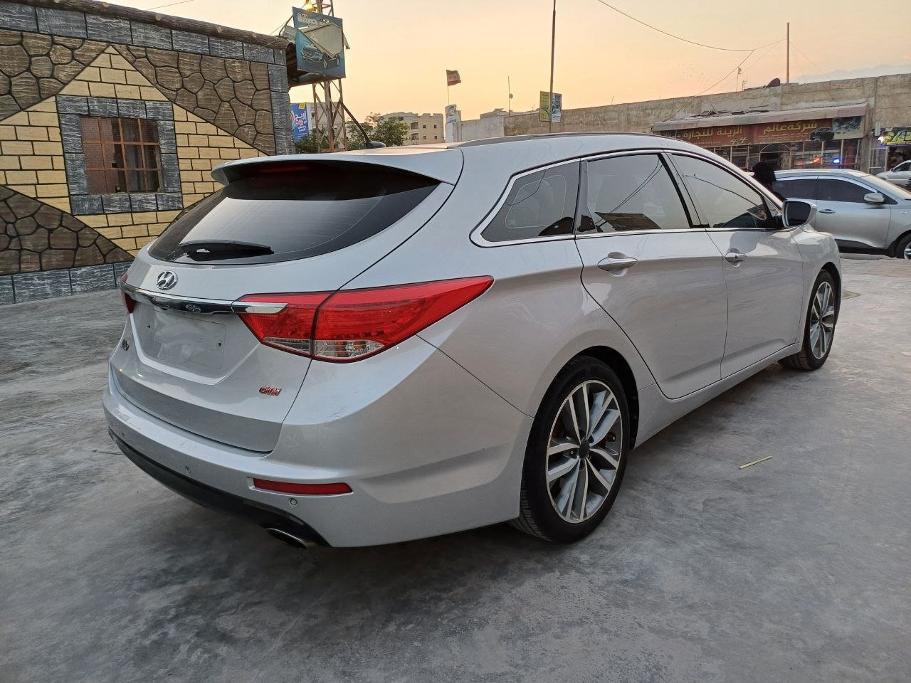 kilometrage car sale hyundai i40 gdi station wagon used 2012 aleppo eg image
