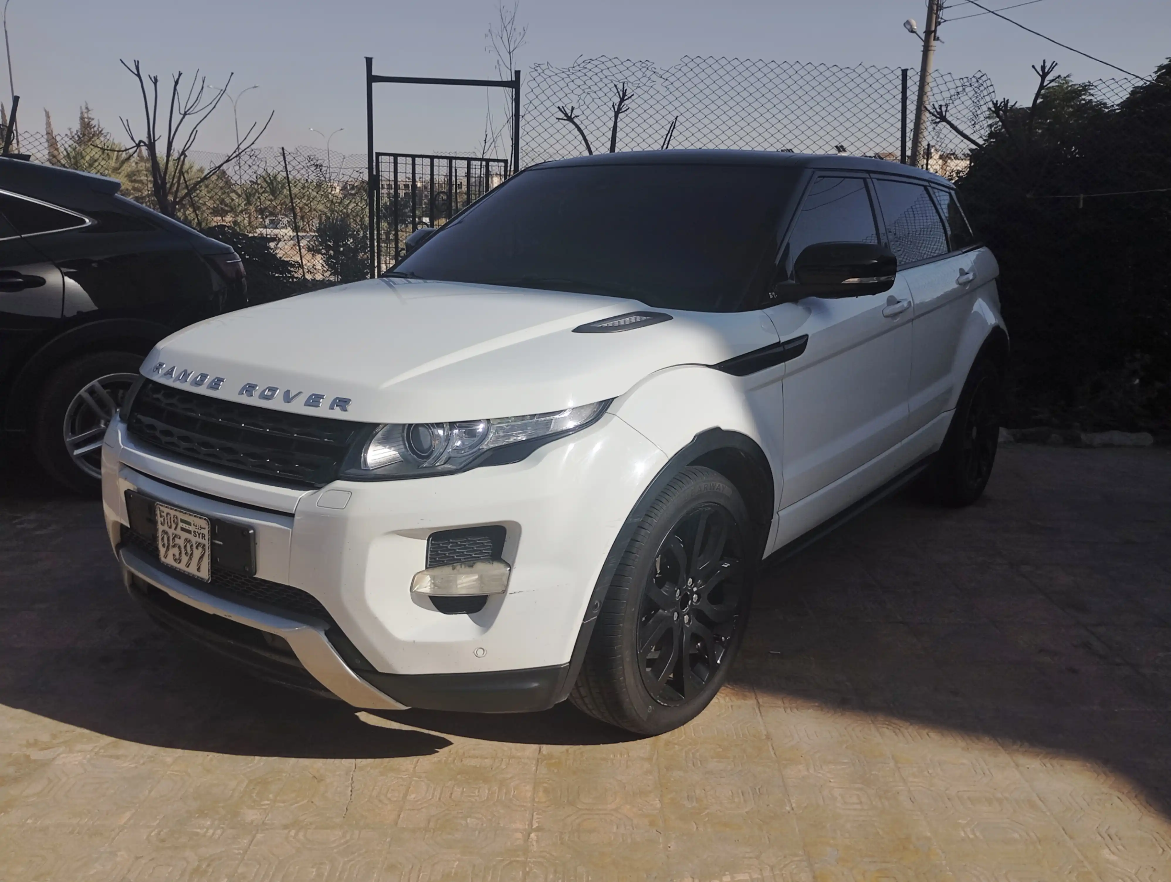 kilometrage car sale land rover range rover evoque sd4 2013 pv card image