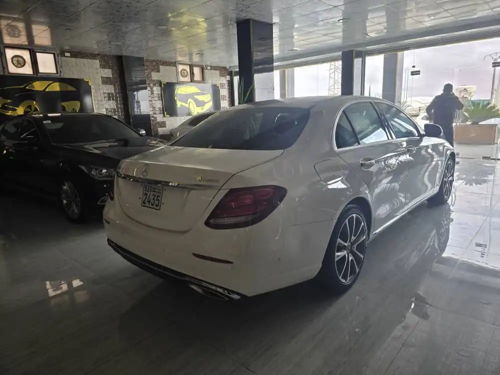 kilometrage car sale mercedes e class e 300 4 matic sedan used 2017 aleppo zo image