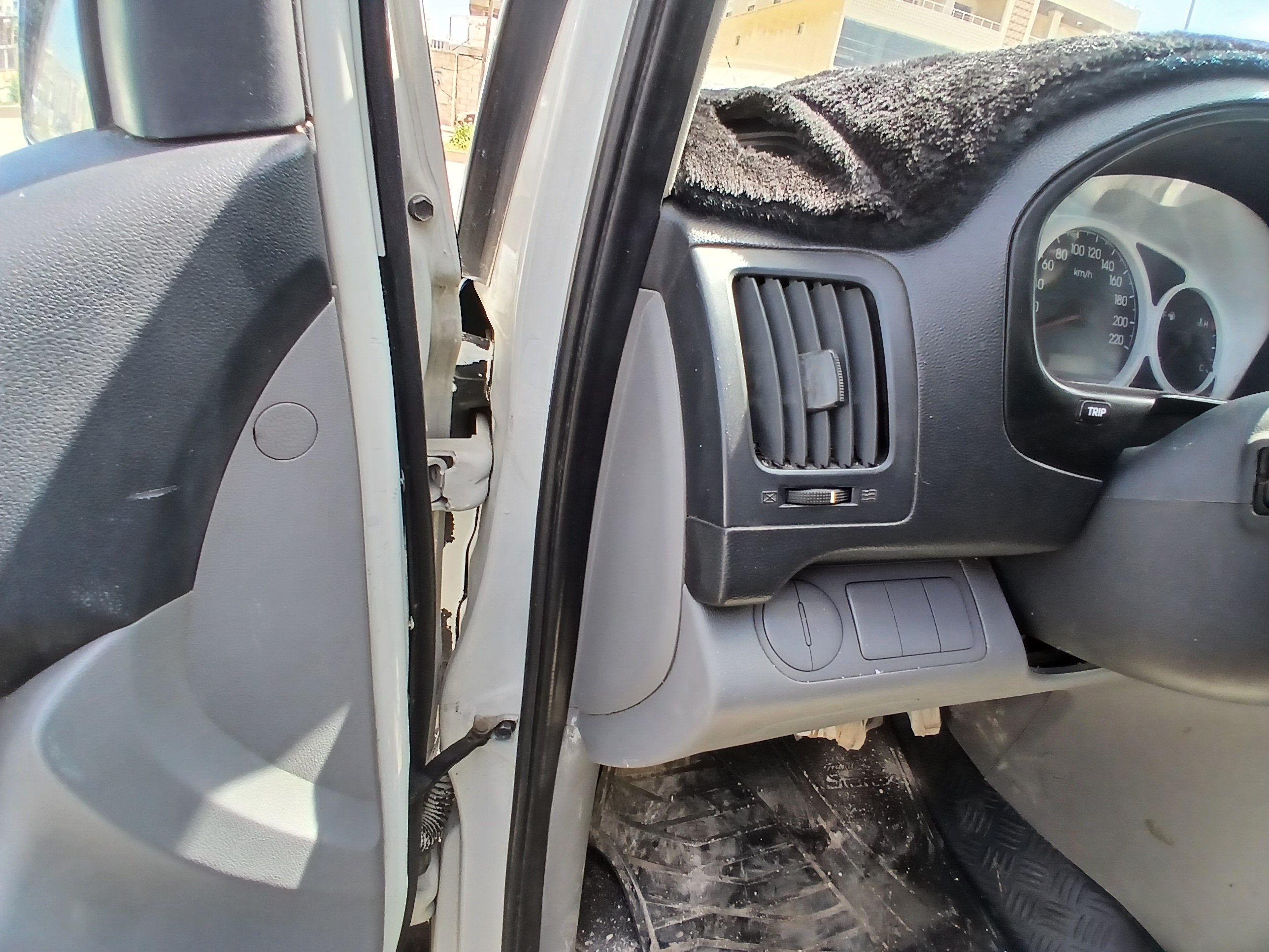 kilometrage car sale hyundai h 1 standard van used 2009 aleppo wz image