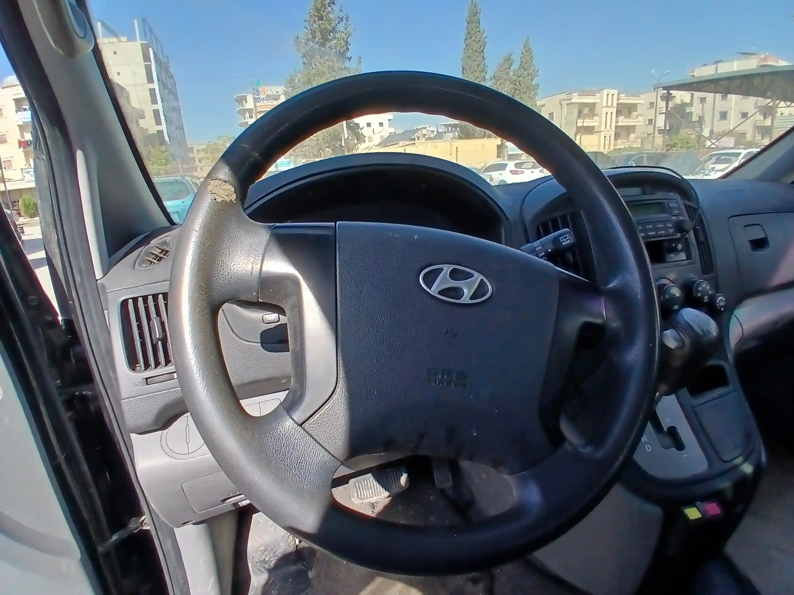 kilometrage car sale hyundai h1 standard van used 2011 aleppo ir image
