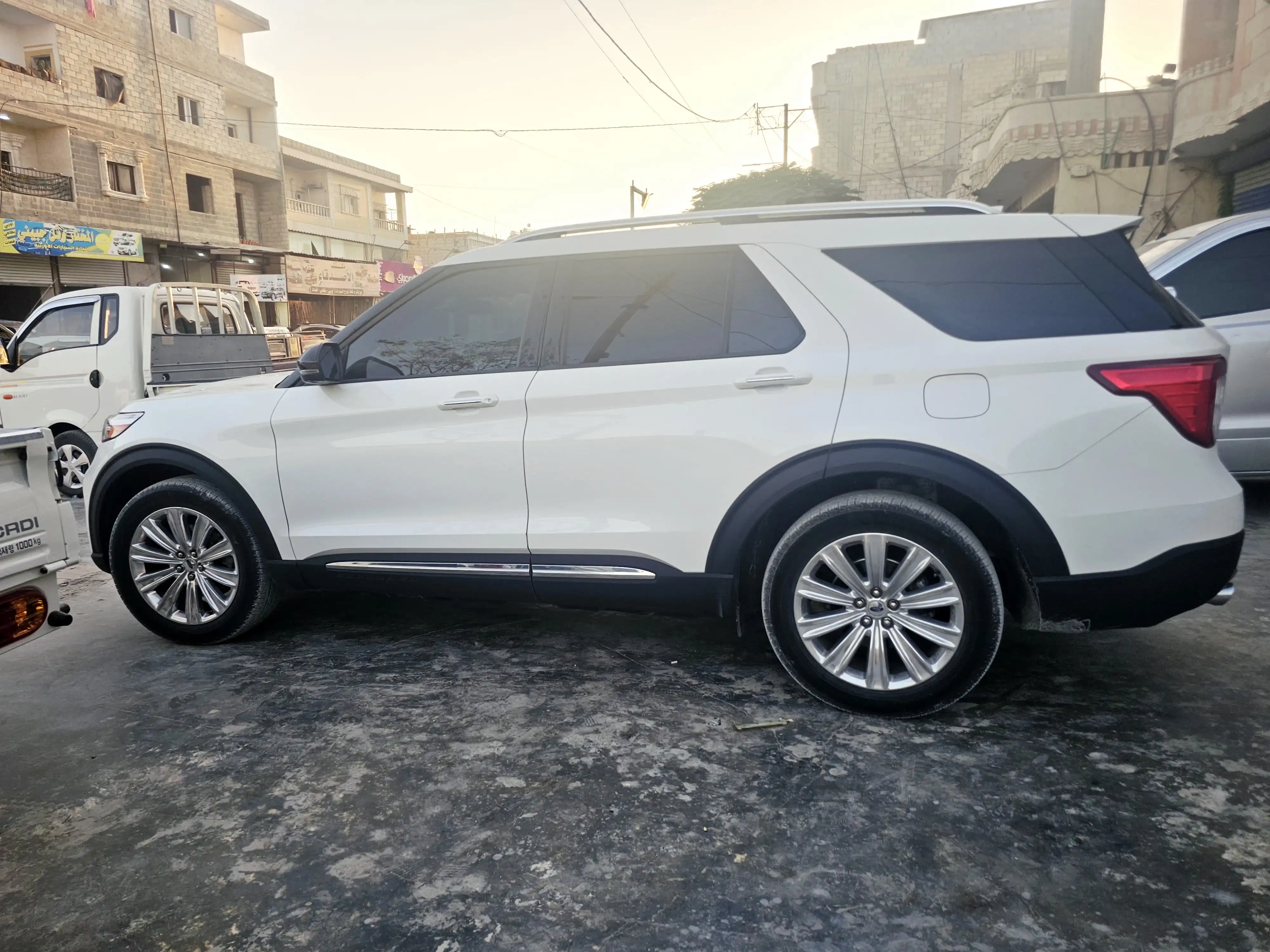 kilometrage car sale ford explorer limited suv used 2021 aleppo wm image
