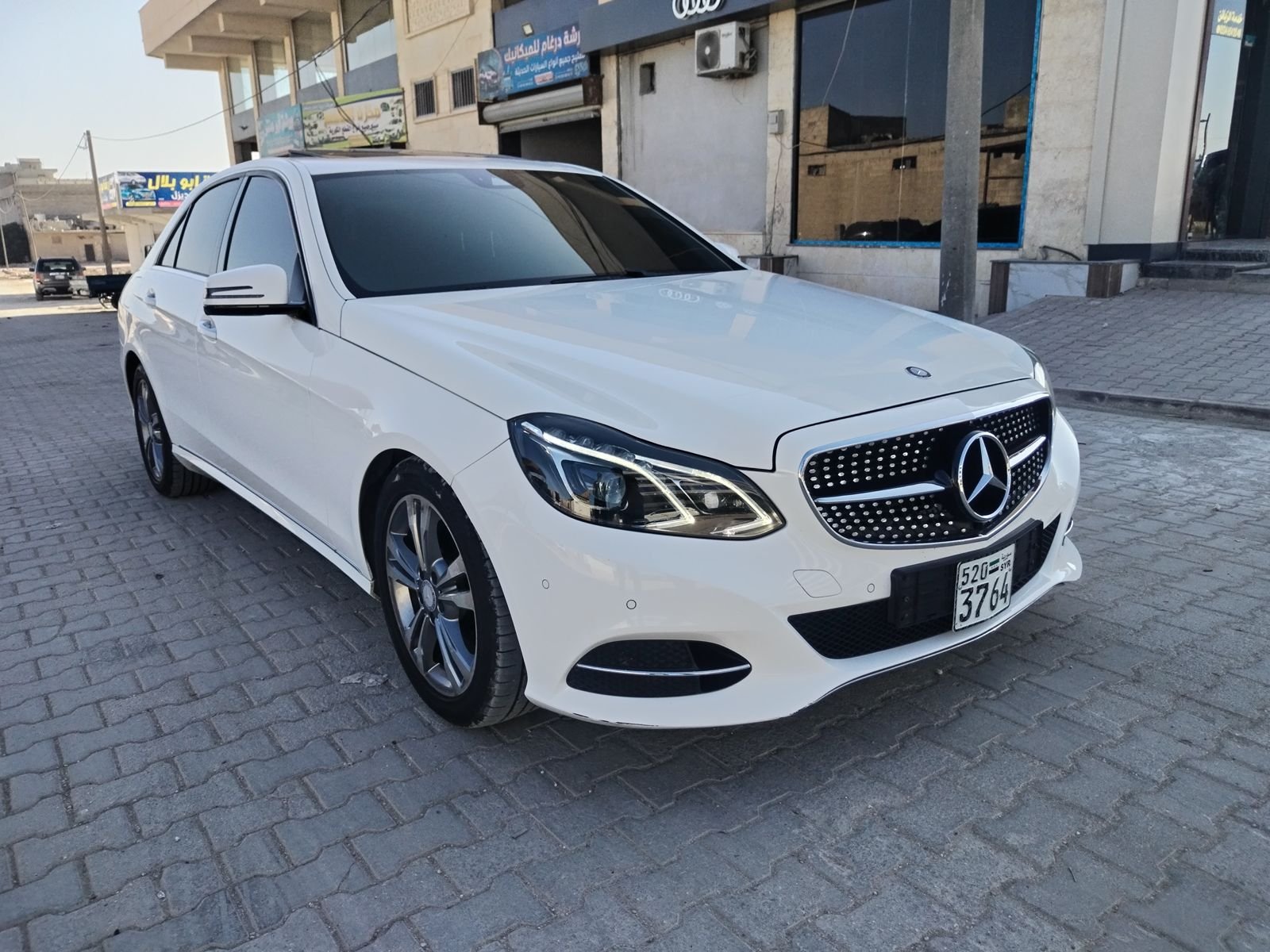 kilometrage car sale mercedes benz e class e 220 bluetec sedan used 2016 aleppo dg image