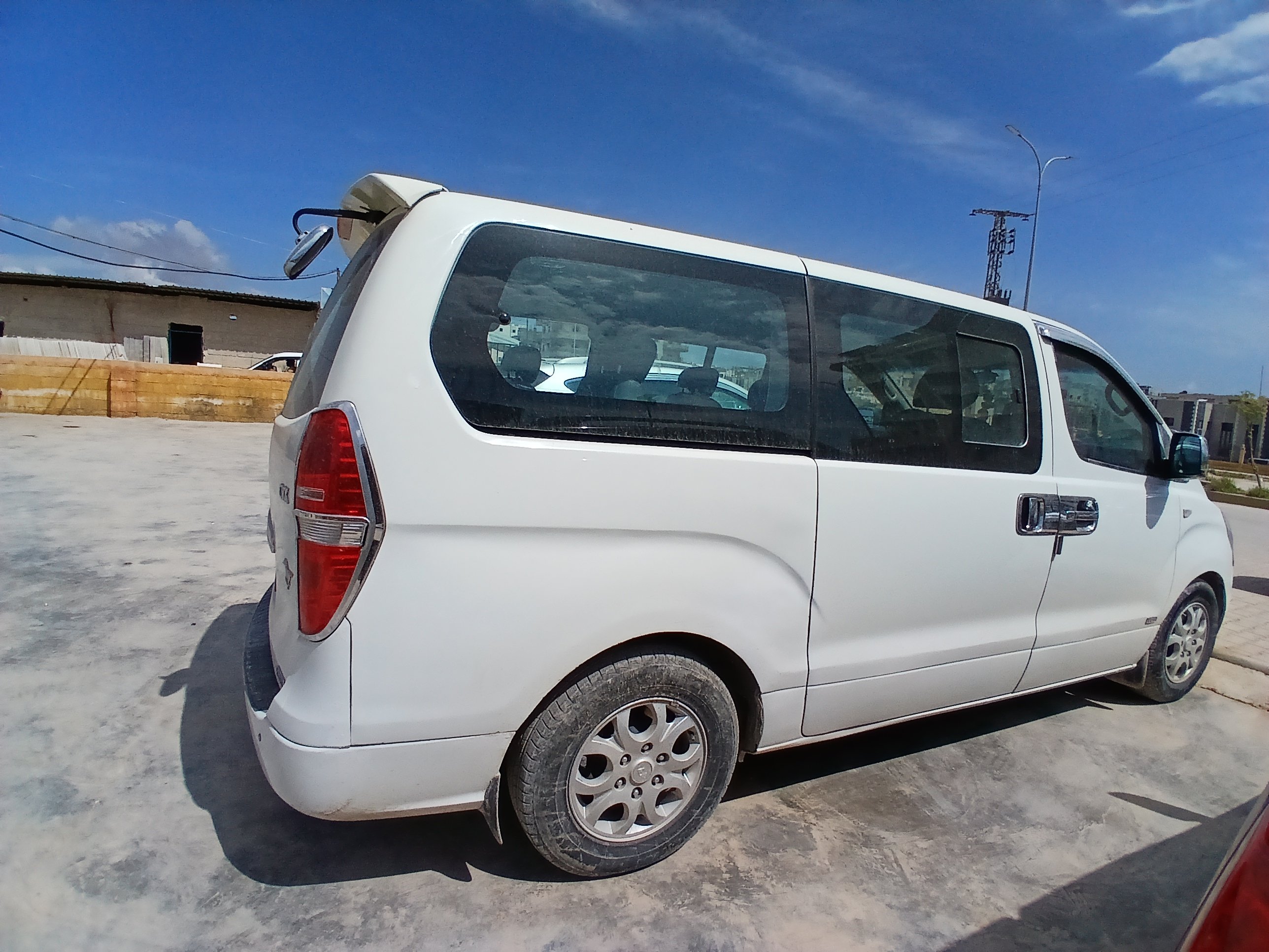 kilometrage car sale hyundai h 1 standard van used 2009 aleppo wz image